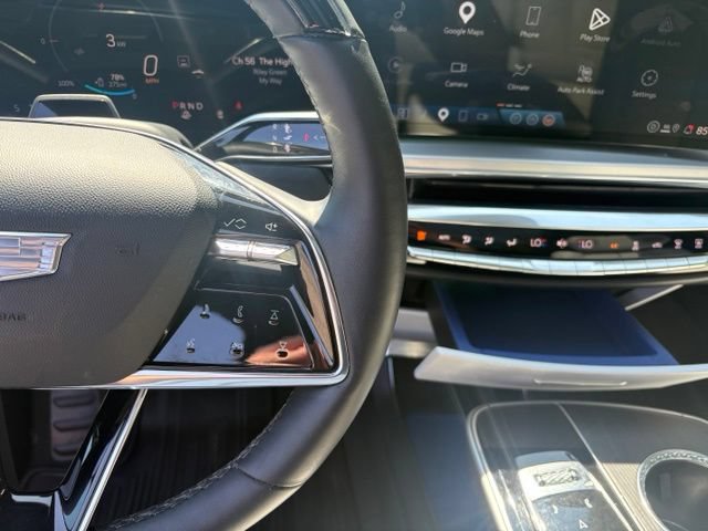Certified 2024 Cadillac Lyriq Luxury AWD/4WD image 35
