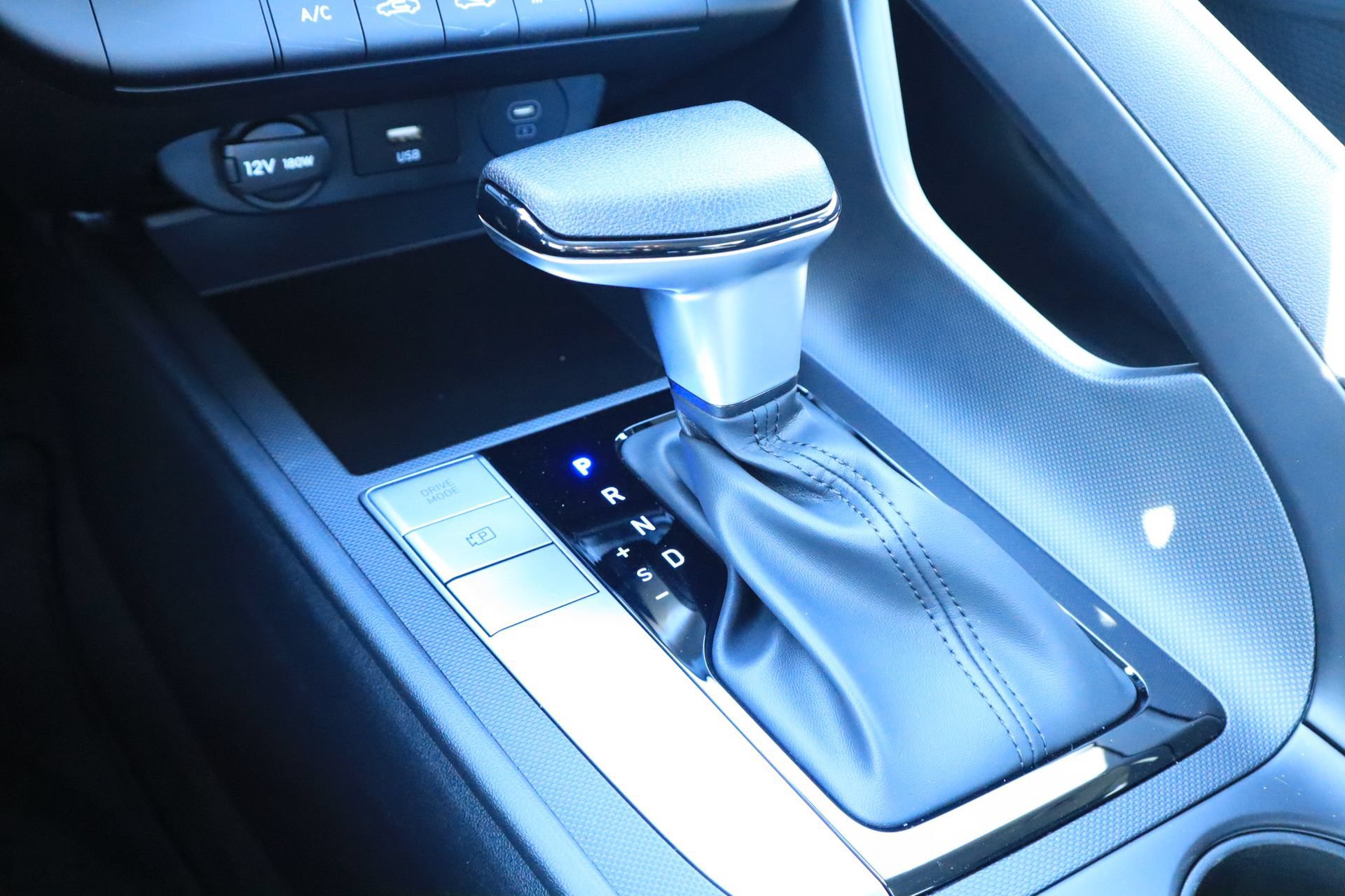 New 2026 Hyundai Elantra SE FWD image 14