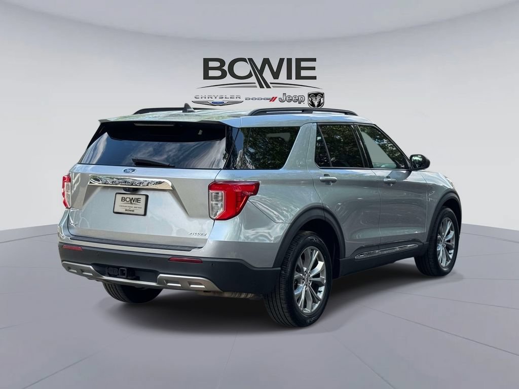 Used 2023 Ford Explorer XLT w/ Equipment Group 202A AWD/4WD image 2