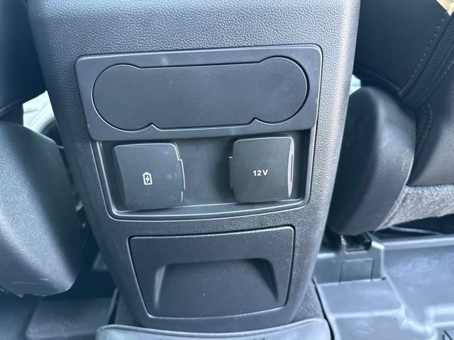 Used 2024 Ford Explorer XLT w/ Equipment Group 202A AWD/4WD image 38