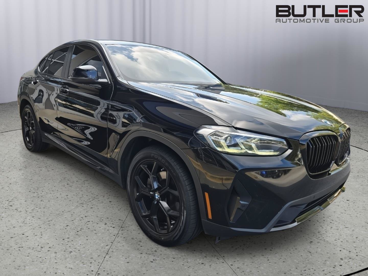 Used 2022 BMW X4 xDrive30i w/ Premium Package 2 AWD/4WD image 2