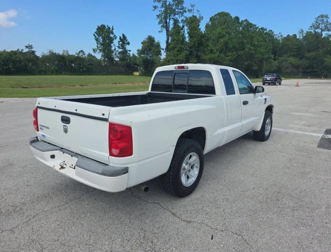 Used 2008 Dodge Dakota SLT RWD image 2