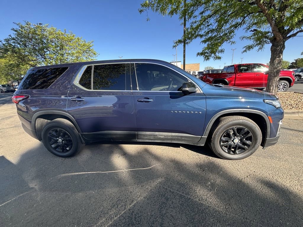 Used 2022 Chevrolet Traverse LS AWD/4WD image 3