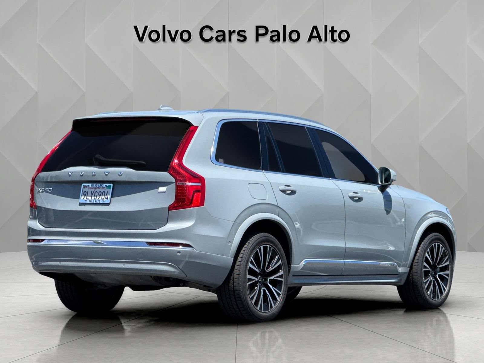 Certified 2024 Volvo XC90 T8 Plus w/ Protection Package Premier AWD/4WD image 3