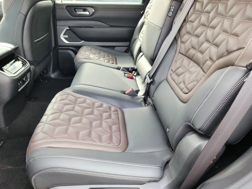 New 2026 Nissan Armada Platinum image 11