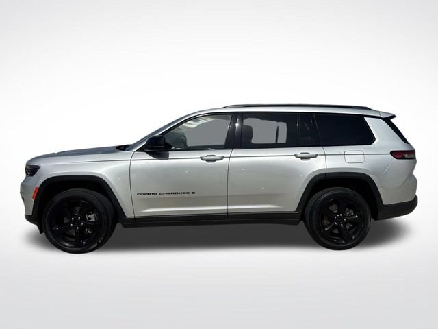 Used 2023 Jeep Grand Cherokee L Laredo RWD image 7