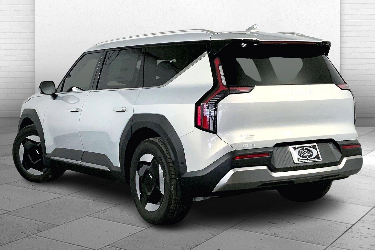 New 2026 Kia EV9 Wind AWD/4WD image 3