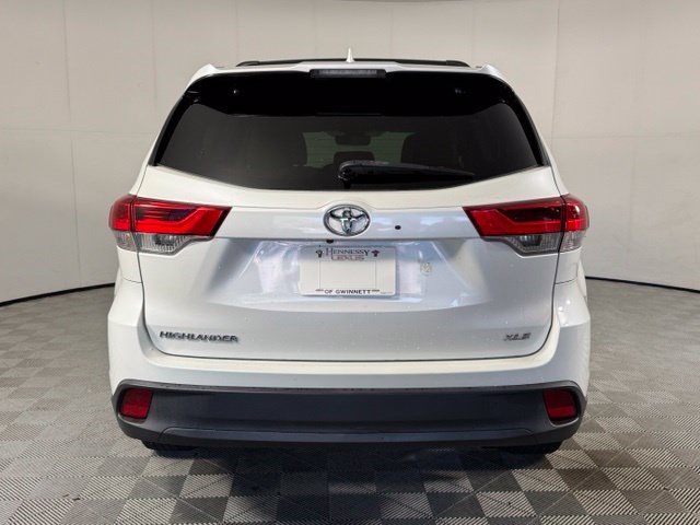Used 2017 Toyota Highlander XLE w/ Carpet Mat Package FWD image 7