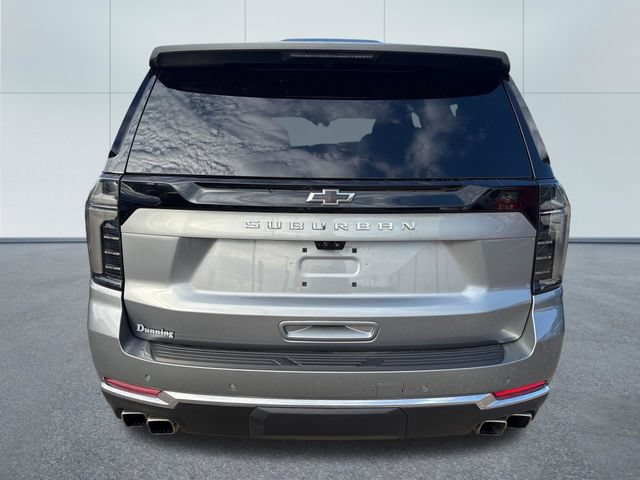 Used 2025 Chevrolet Suburban High Country AWD/4WD image 3