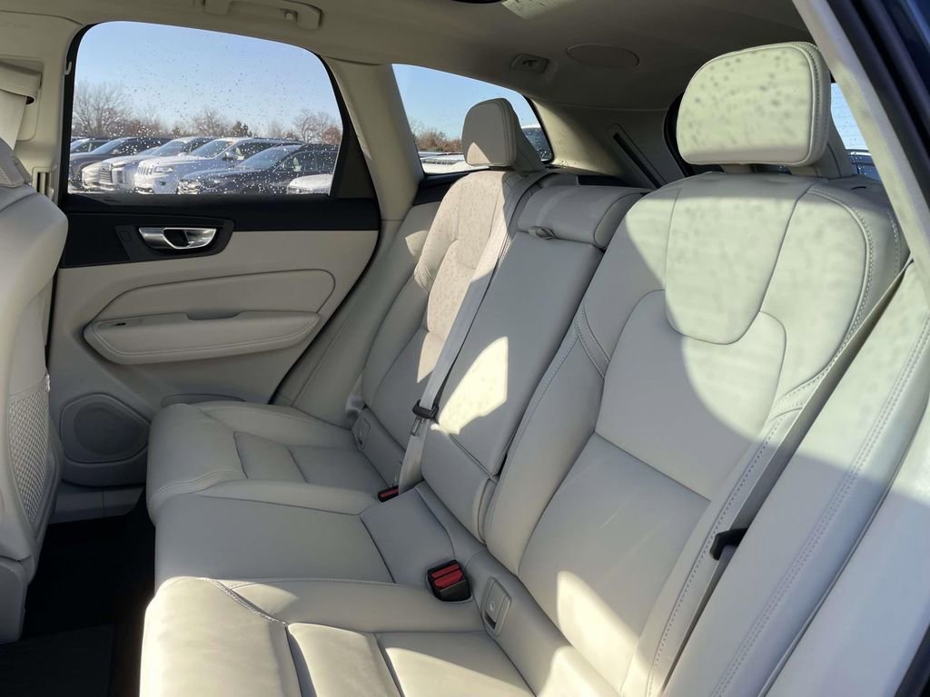 New 2026 Volvo XC60 B5 Ultra w/ Protection Package Premier image 4