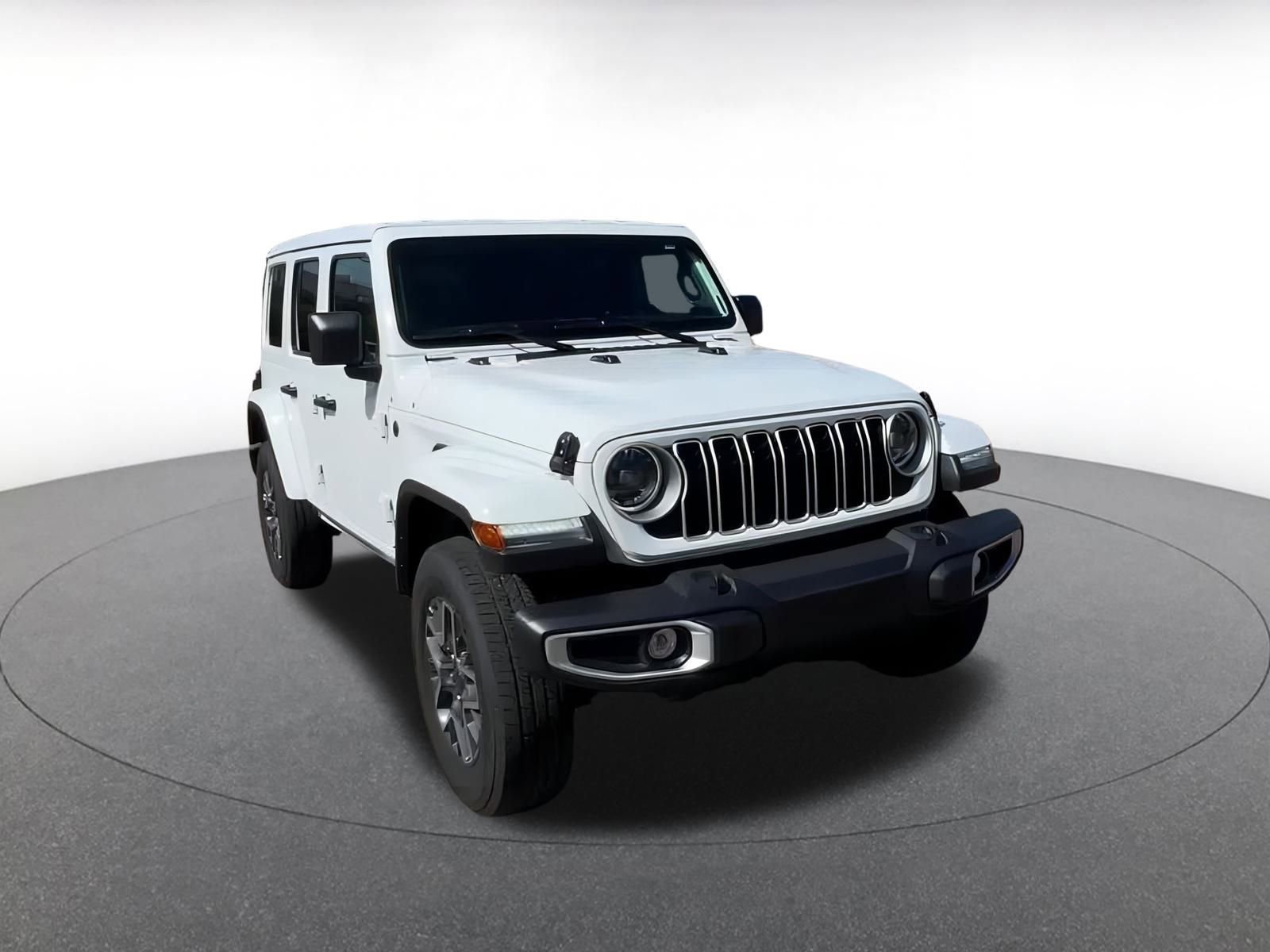Used 2025 Jeep Wrangler Sahara image 3