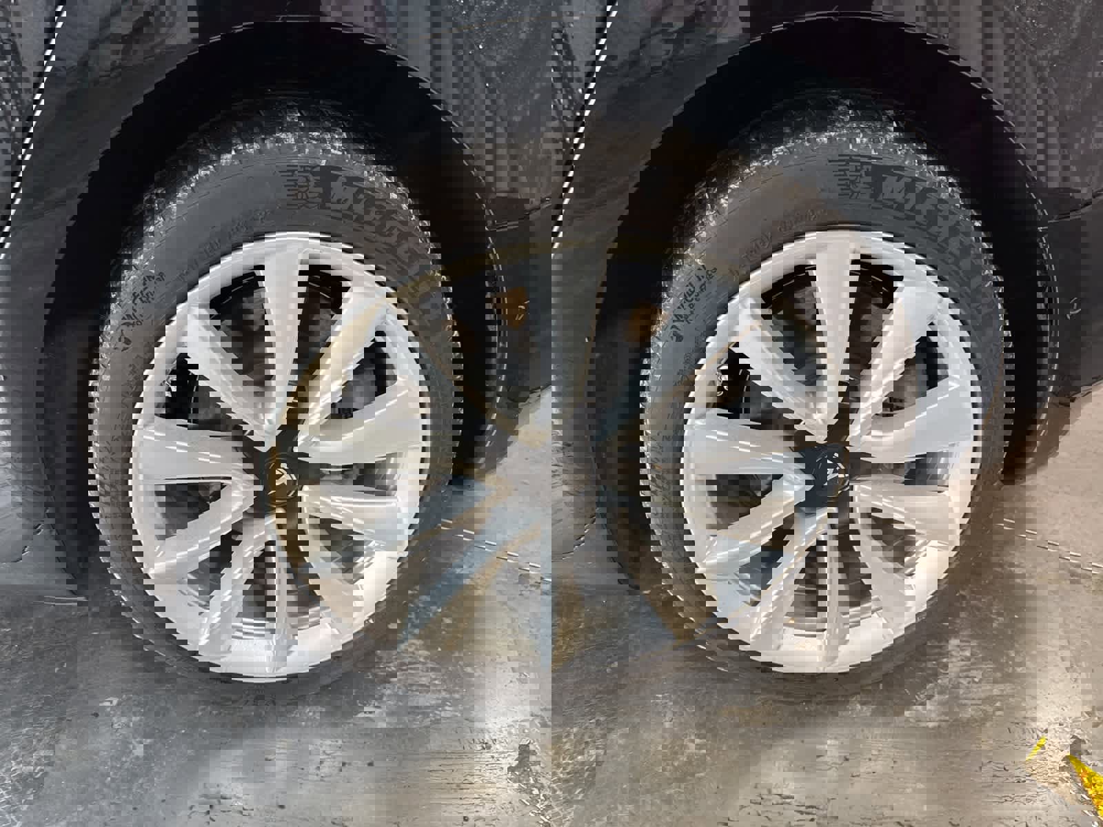 Used 2018 Tesla Model 3 Mid Range image 12