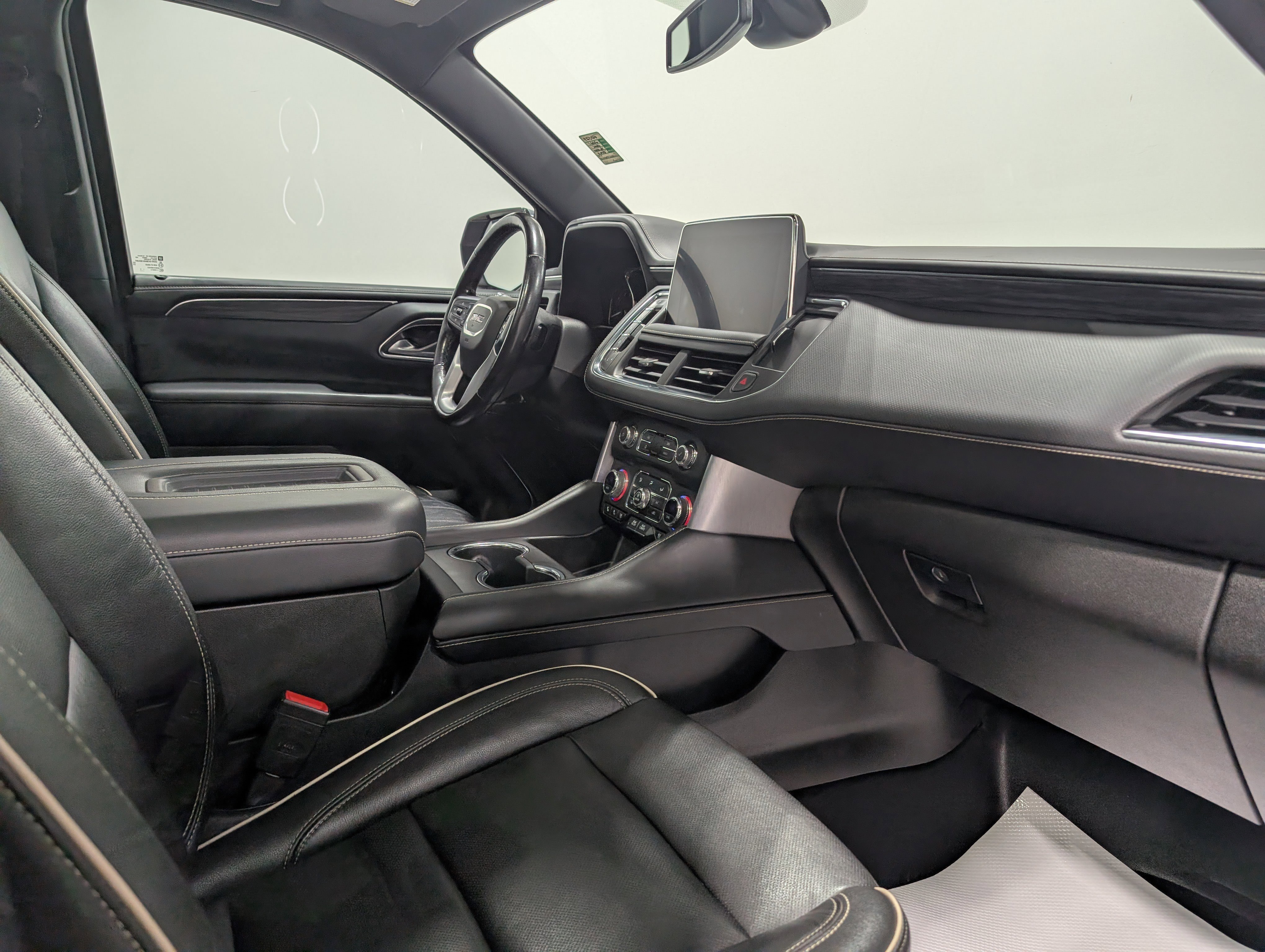 Used 2021 GMC Yukon XL SLT image 22