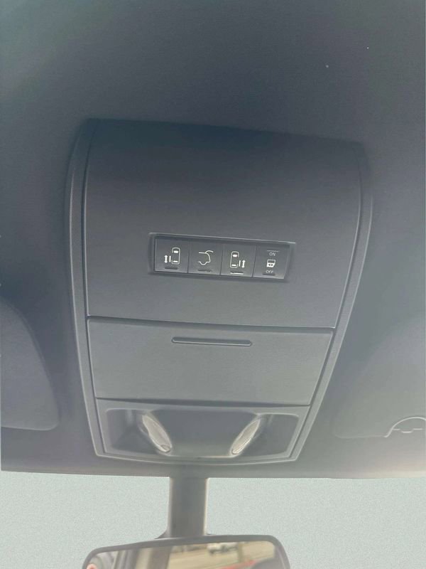 Used 2019 Dodge Grand Caravan SXT image 29
