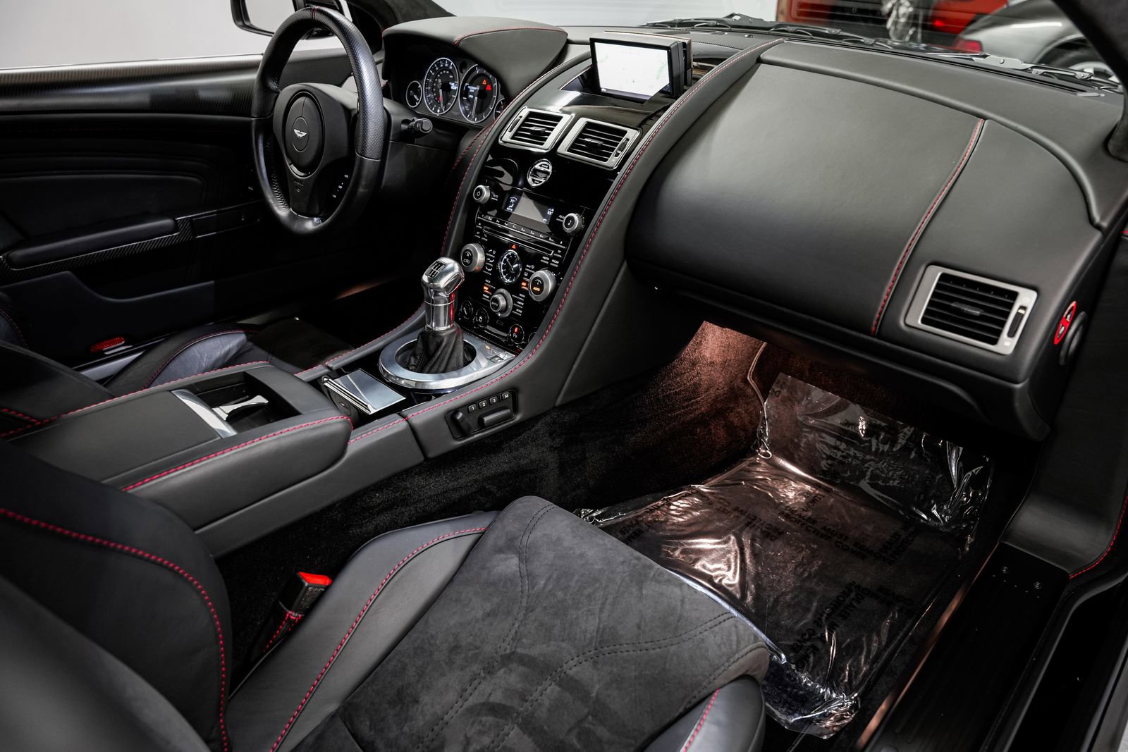 Used 2009 Aston Martin DBS Coupe RWD image 27