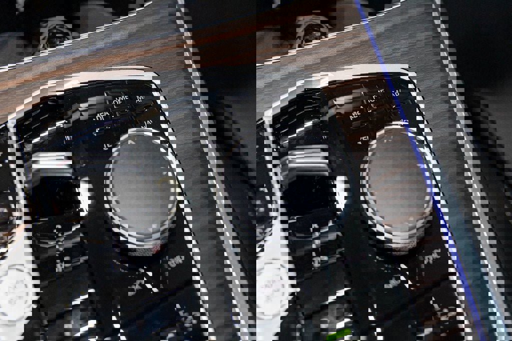 New 2026 BMW X5 xDrive50e image 24