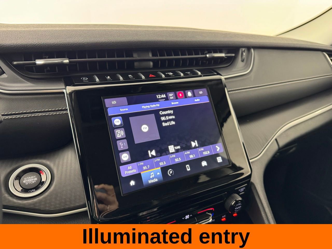 Used 2023 Jeep Grand Cherokee Laredo X image 14