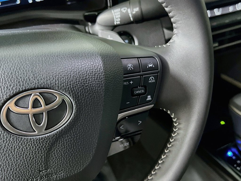 Used 2026 Toyota Camry SE FWD image 17