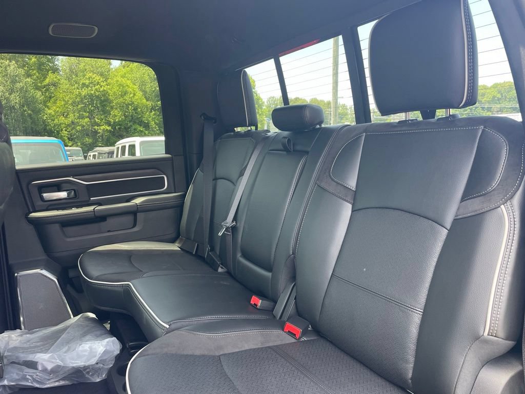 New 2026 RAM 2500 Laramie AWD/4WD image 9