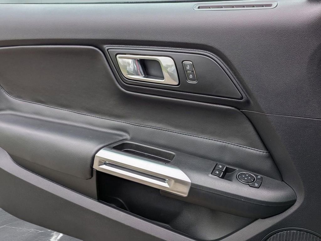 Used 2019 Ford Mustang GT RWD image 14
