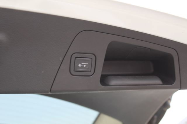 Used 2019 Buick Envision Essence FWD image 6