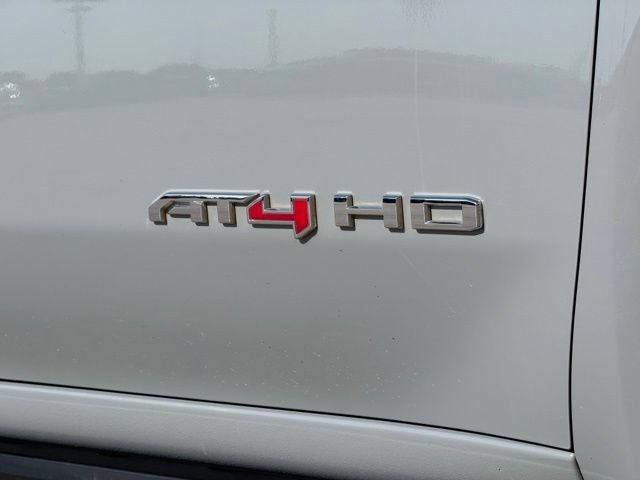 Used 2025 GMC Sierra 2500 AT4 w/ AT4 Premium Plus Package AWD/4WD image 12