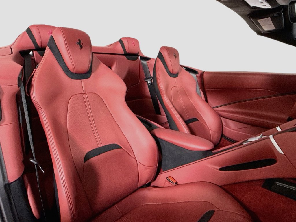 Used 2026 Ferrari Roma Spider RWD image 4