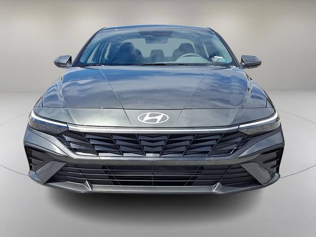 New 2026 Hyundai Elantra SE FWD image 2