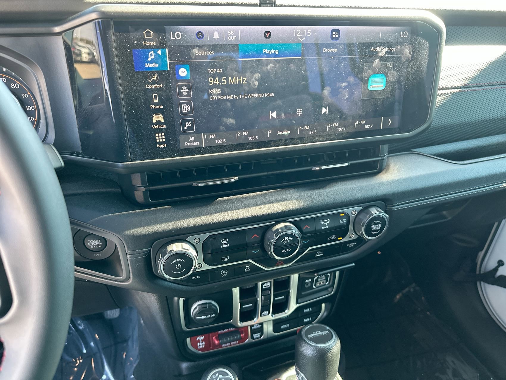 Used 2024 Jeep Gladiator Rubicon AWD/4WD image 16