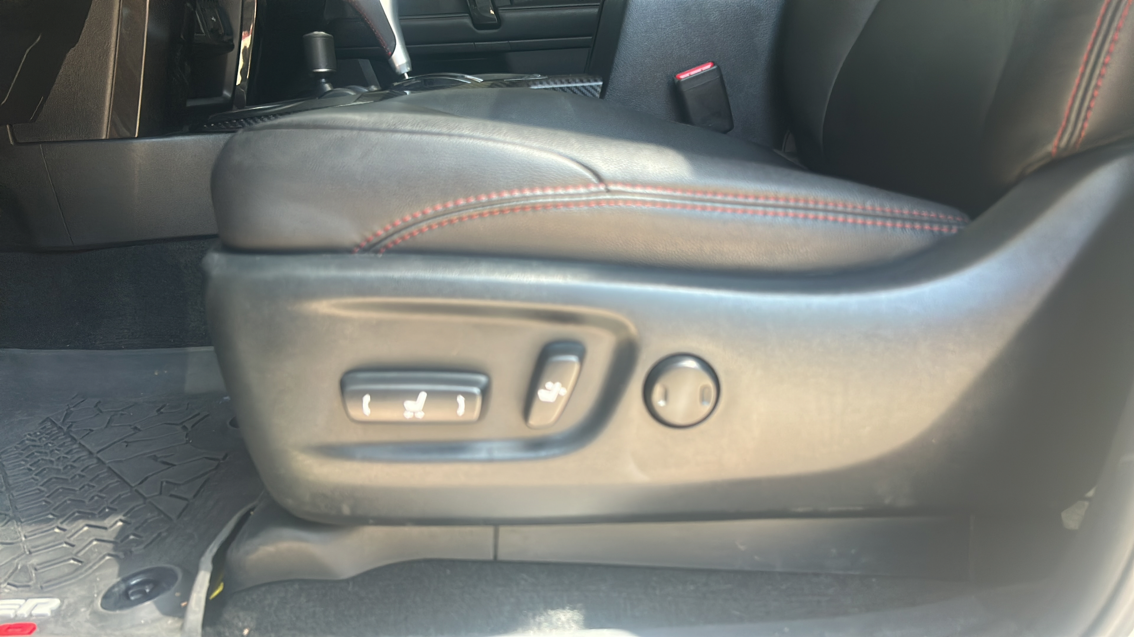 Used 2022 Toyota 4Runner TRD Pro AWD/4WD image 12