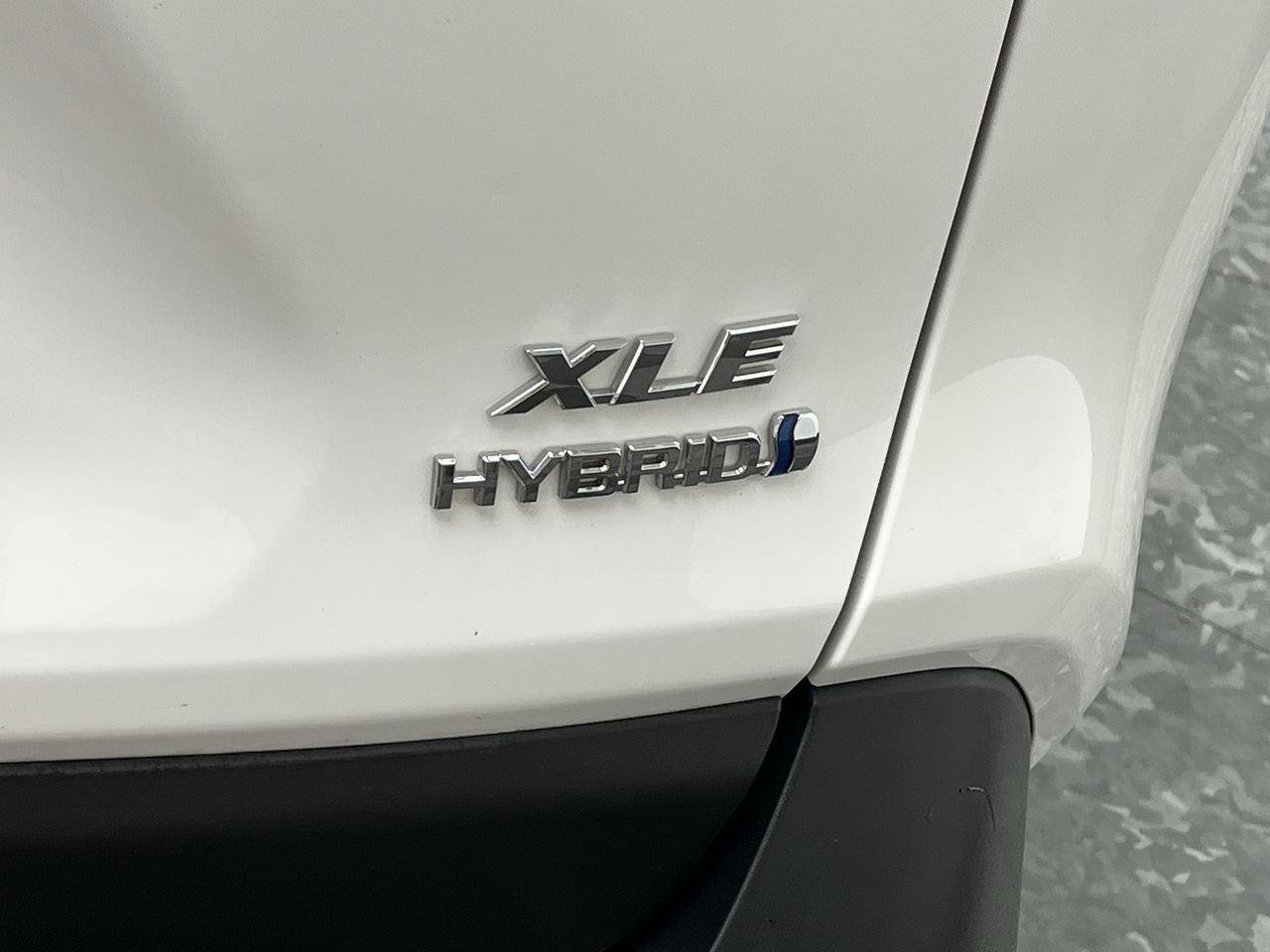 Used 2022 Toyota RAV4 XLE w/ XLE Grade Weather Package AWD/4WD image 29