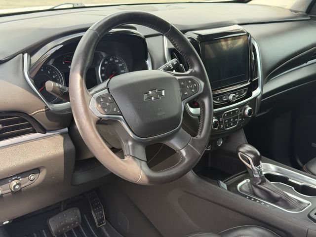 Used 2021 Chevrolet Traverse RS w/ LPO, 'HIT The Road' Package FWD image 10
