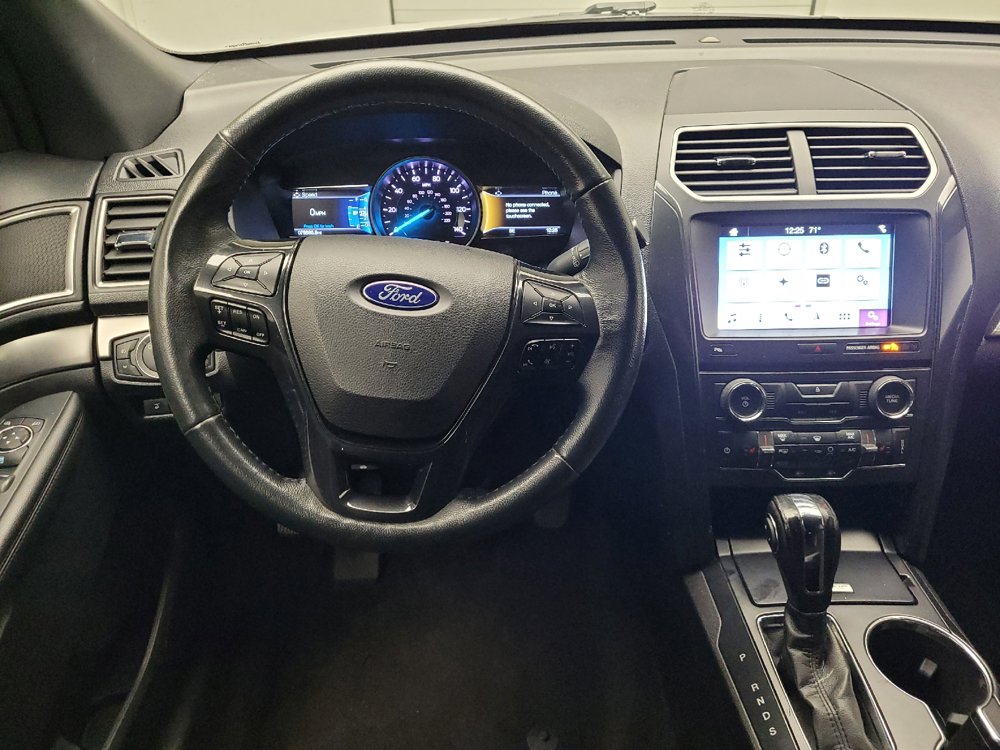 Used 2018 Ford Explorer XLT w/ Equipment Group 202A AWD/4WD image 22