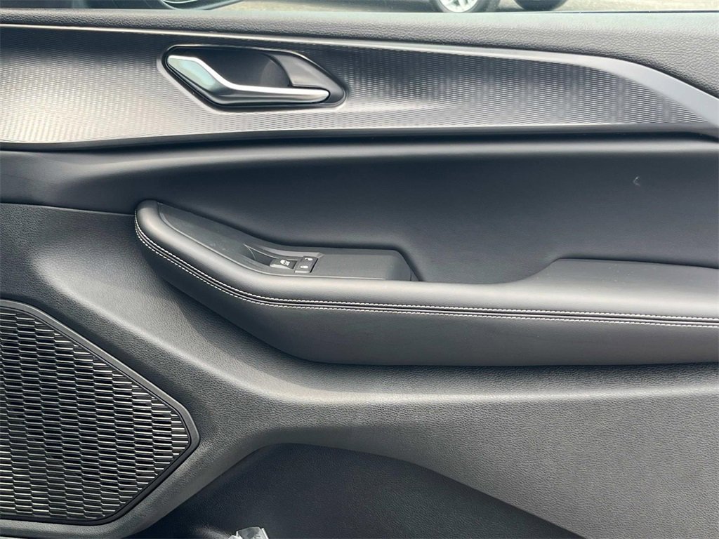 New 2025 Jeep Grand Cherokee Laredo X w/ Luxury Tech Group I image 21