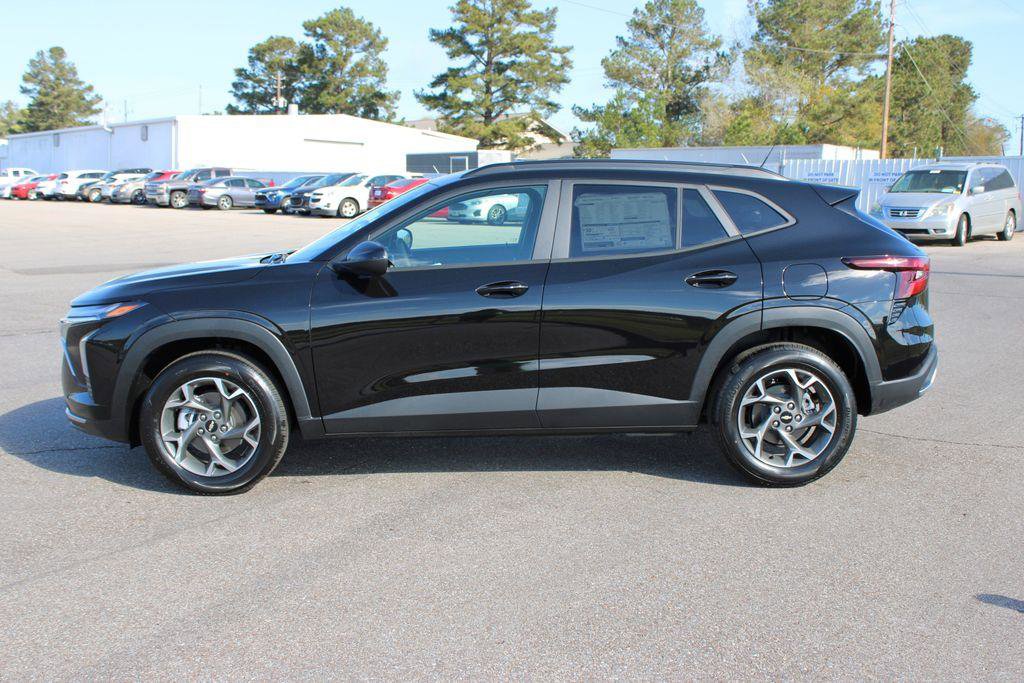 New 2026 Chevrolet Trax LT w/ Driver Confidence Package image 3