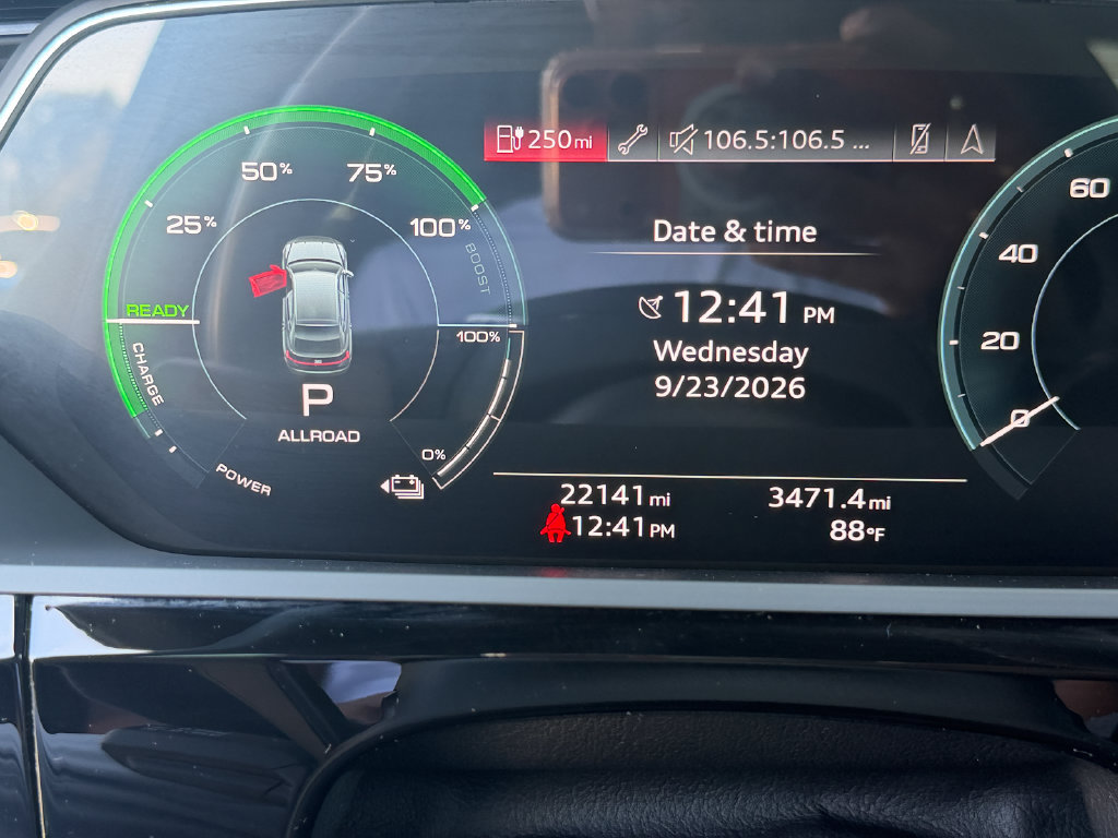 Used 2024 Audi Q8 e-tron Premium AWD/4WD image 17