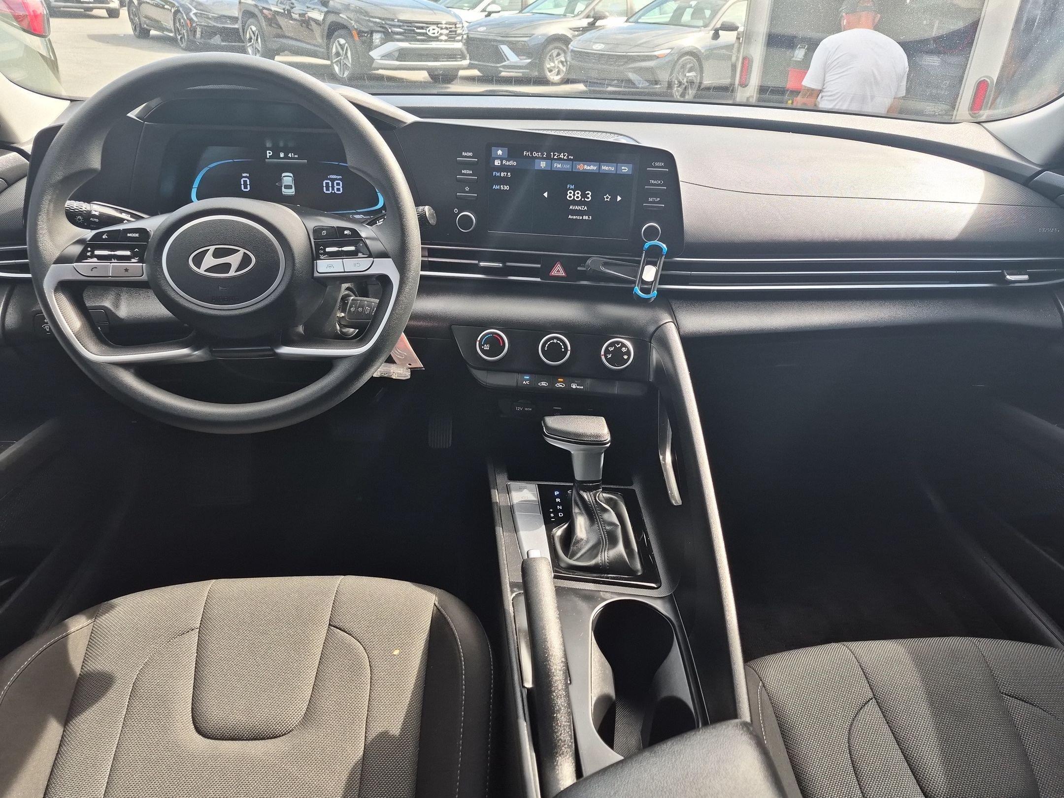 Certified 2025 Hyundai Elantra SE w/ Cargo Package FWD image 25