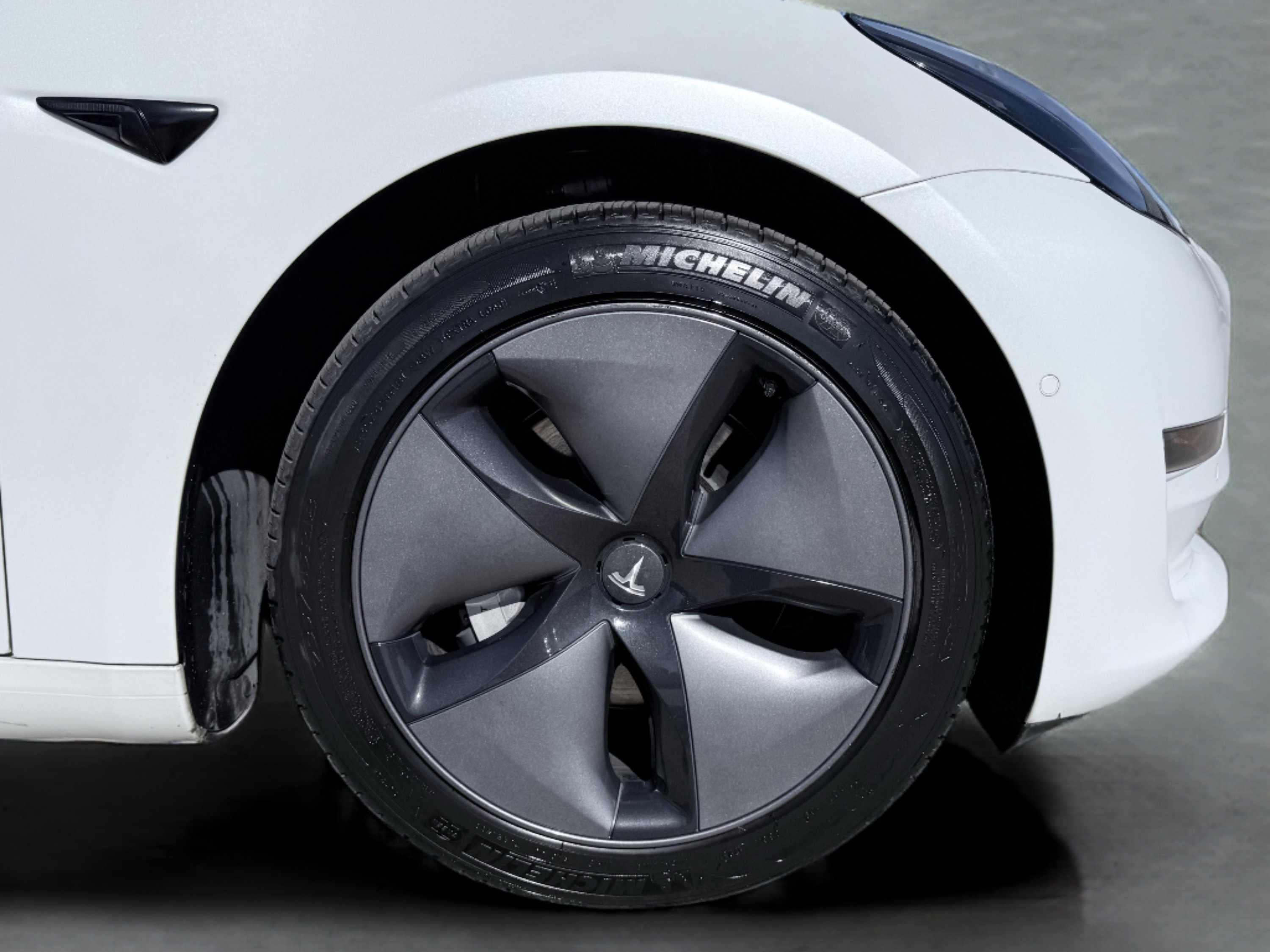 Used 2021 Tesla Model 3 Long Range image 10