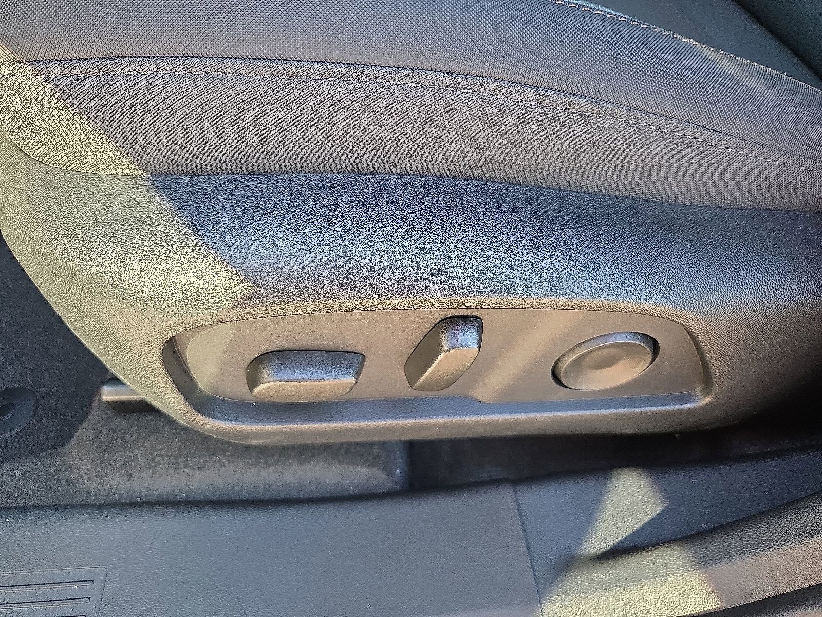 Used 2026 GMC Terrain AT4 w/ Technology Package II image 14