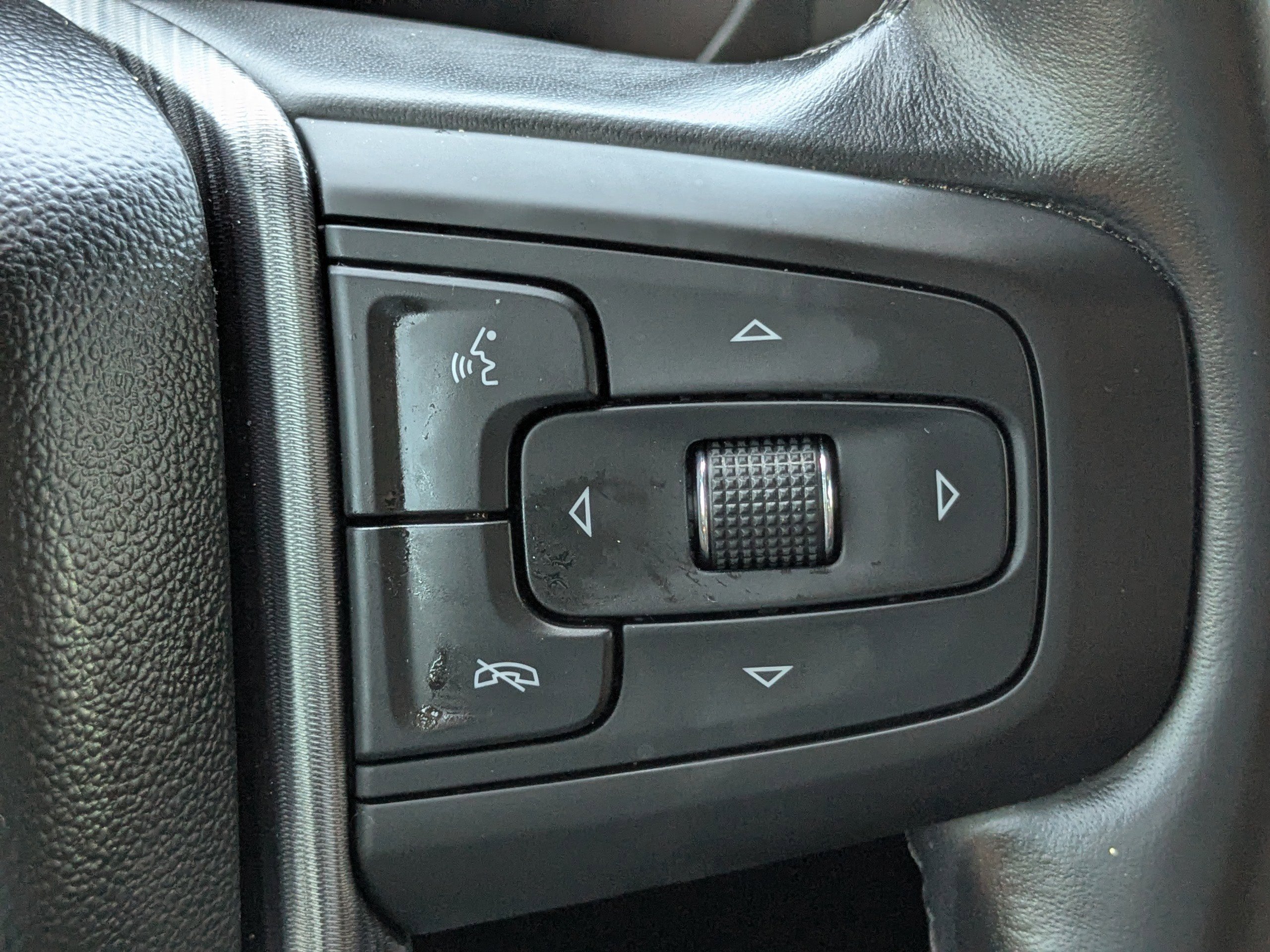 Used 2023 GMC Yukon XL Denali Ultimate image 28