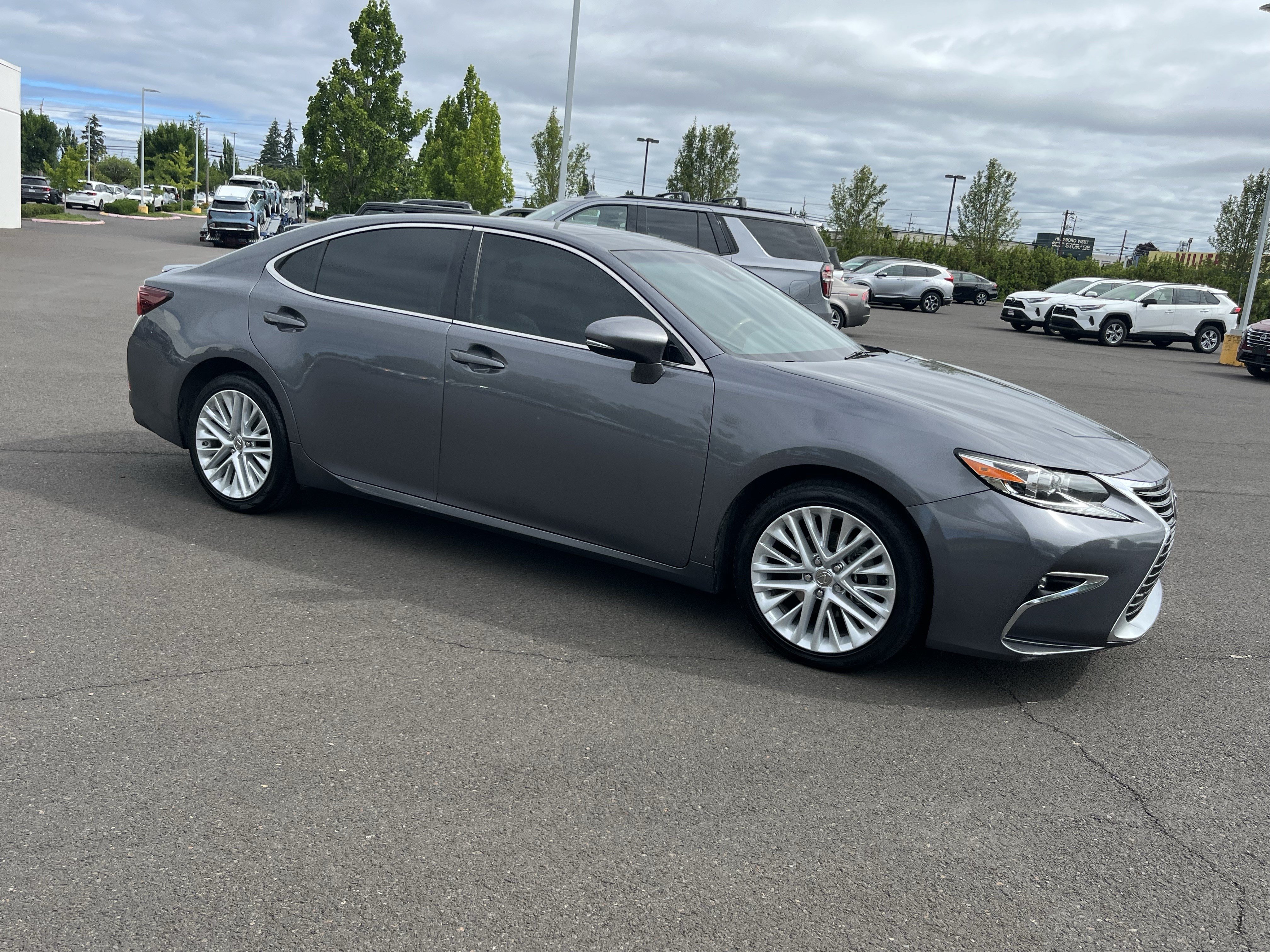 Used 2016 Lexus ES 350 w/ Luxury Package w/Wood Trim FWD image 7