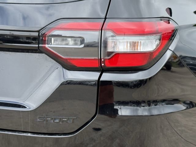 Used 2025 Honda Pilot Sport image 8