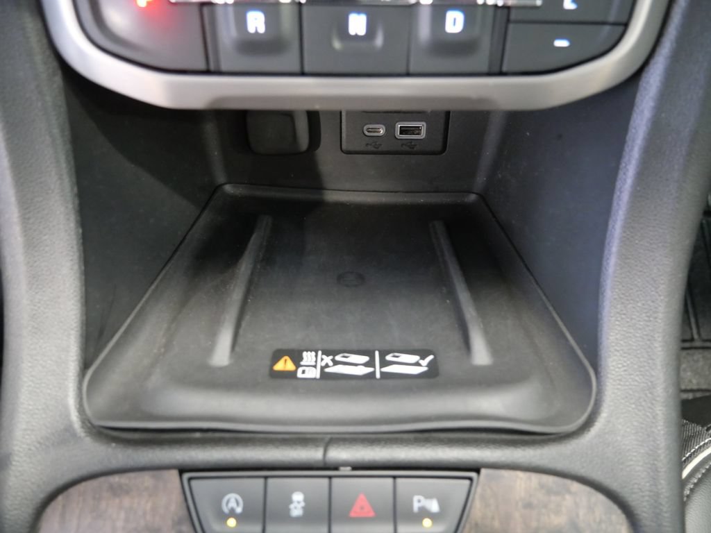 Used 2022 GMC Acadia Denali w/ Denali Ultimate Package AWD/4WD image 34