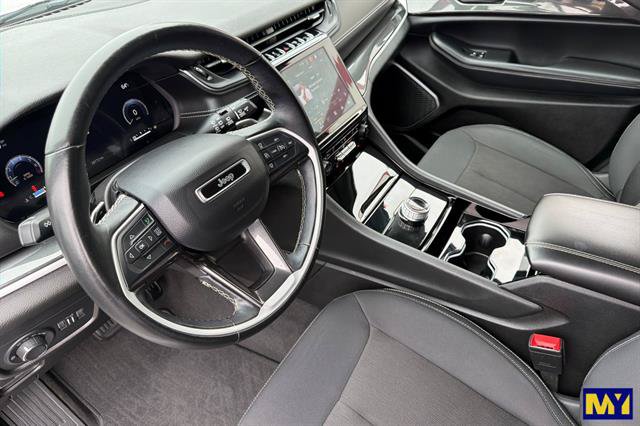 Used 2022 Jeep Grand Cherokee L Laredo w/ Luxury Tech Group I RWD image 10