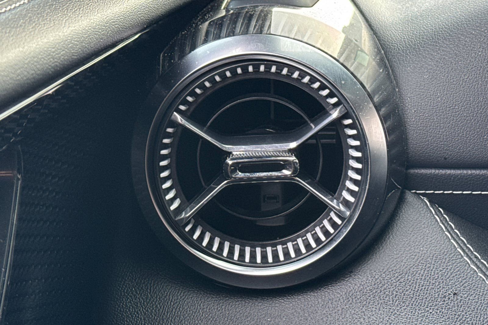 Used 2024 Chevrolet Blazer EV LT image 28