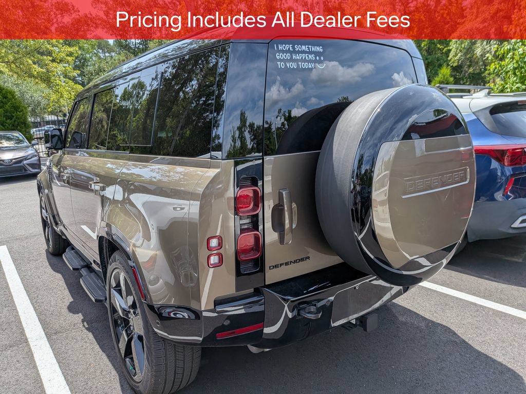 Used 2025 Land Rover Defender 110 X-Dynamic SE AWD/4WD image 4