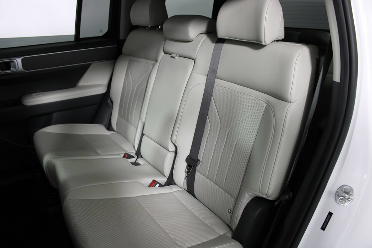 Used 2024 Hyundai Santa Fe SEL FWD image 26