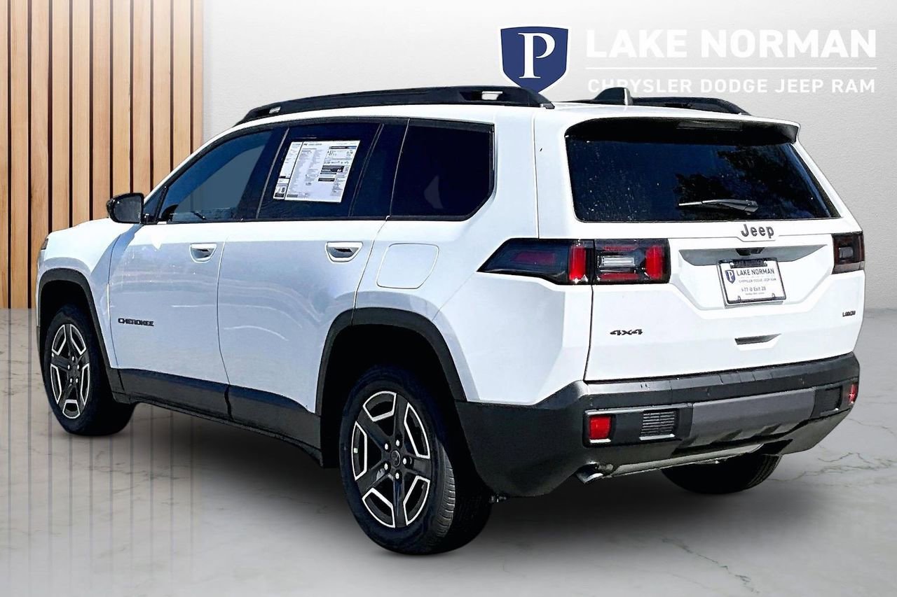 New 2026 Jeep Cherokee Laredo image 7