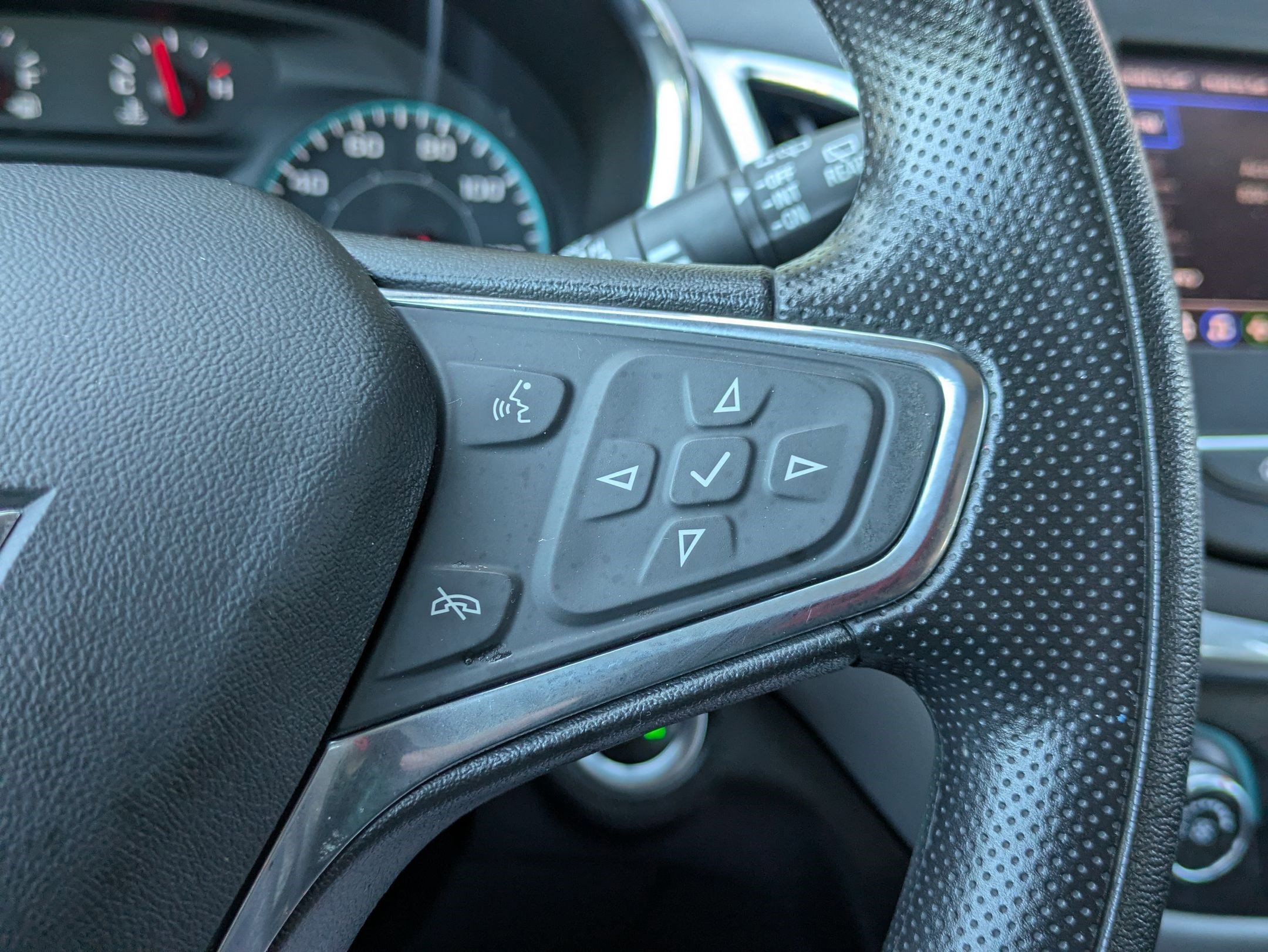 Used 2020 Chevrolet Equinox LS image 14