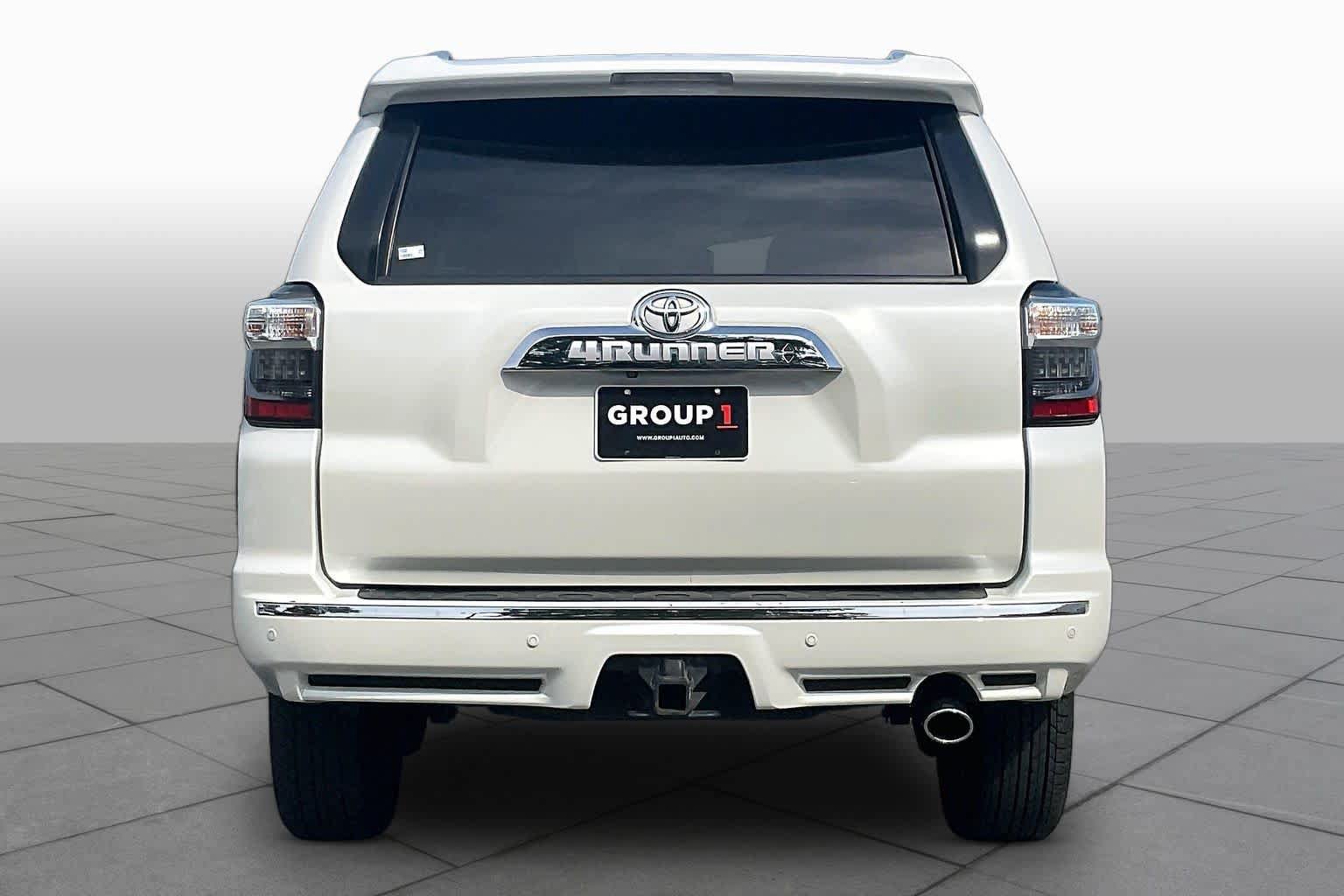 Used 2015 Toyota 4Runner Limited AWD/4WD image 4